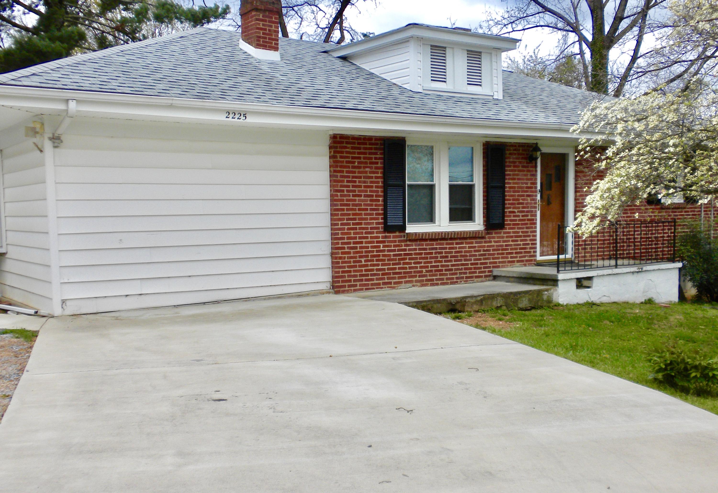 2225 Kessler Road Northeast Roanoke, VA 24012 - Photo 3 of 13 3a
