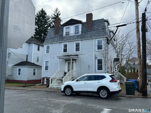$1,100 | 22 Hawthorne Street, Unit 6, Norwich, CT 06360