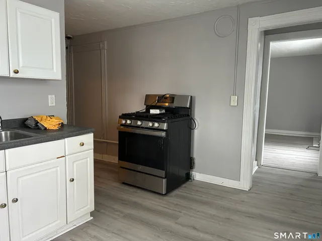 $1,200 | 22 Hawthorne Street, Unit 6, Norwich, CT 06360