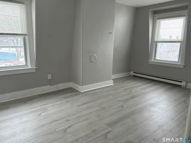 $1,200 | 22 Hawthorne Street, Unit 6, Norwich, CT 06360