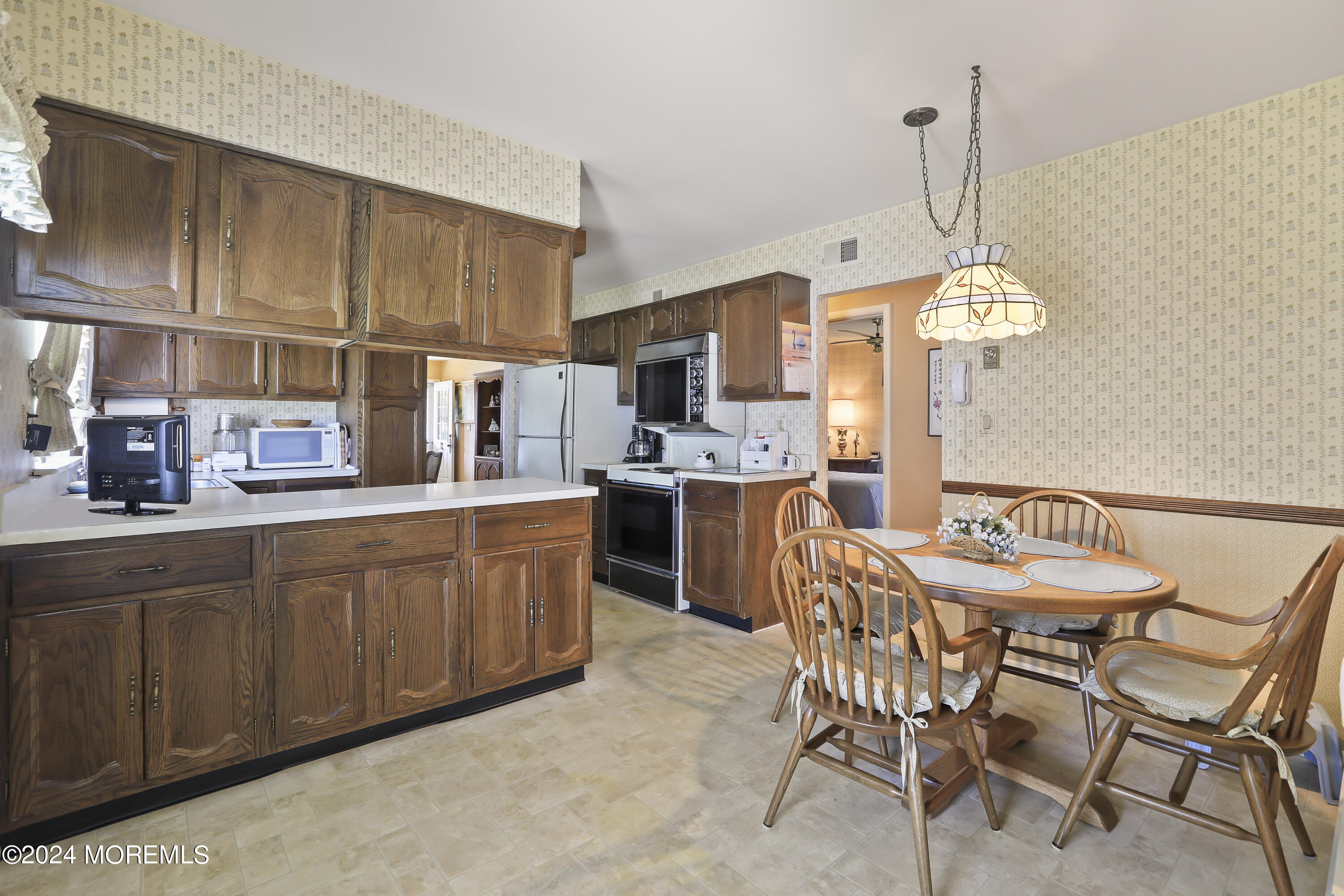 30 Hastings Road Manchester Township, NJ 08759 - Photo 9 of 31 Eat in Kitchen
