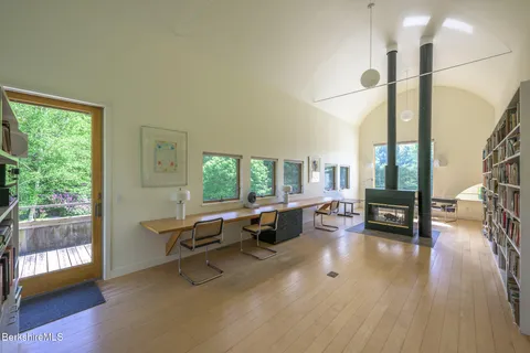 $4,500,000 | 729 Hewins Street, Sheffield, MA 01257