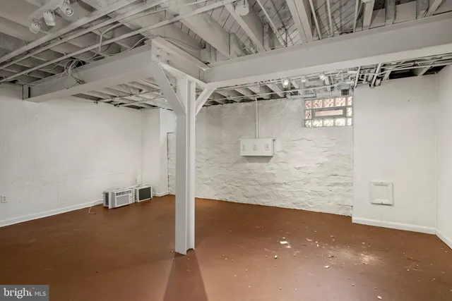 a view of walk in closet