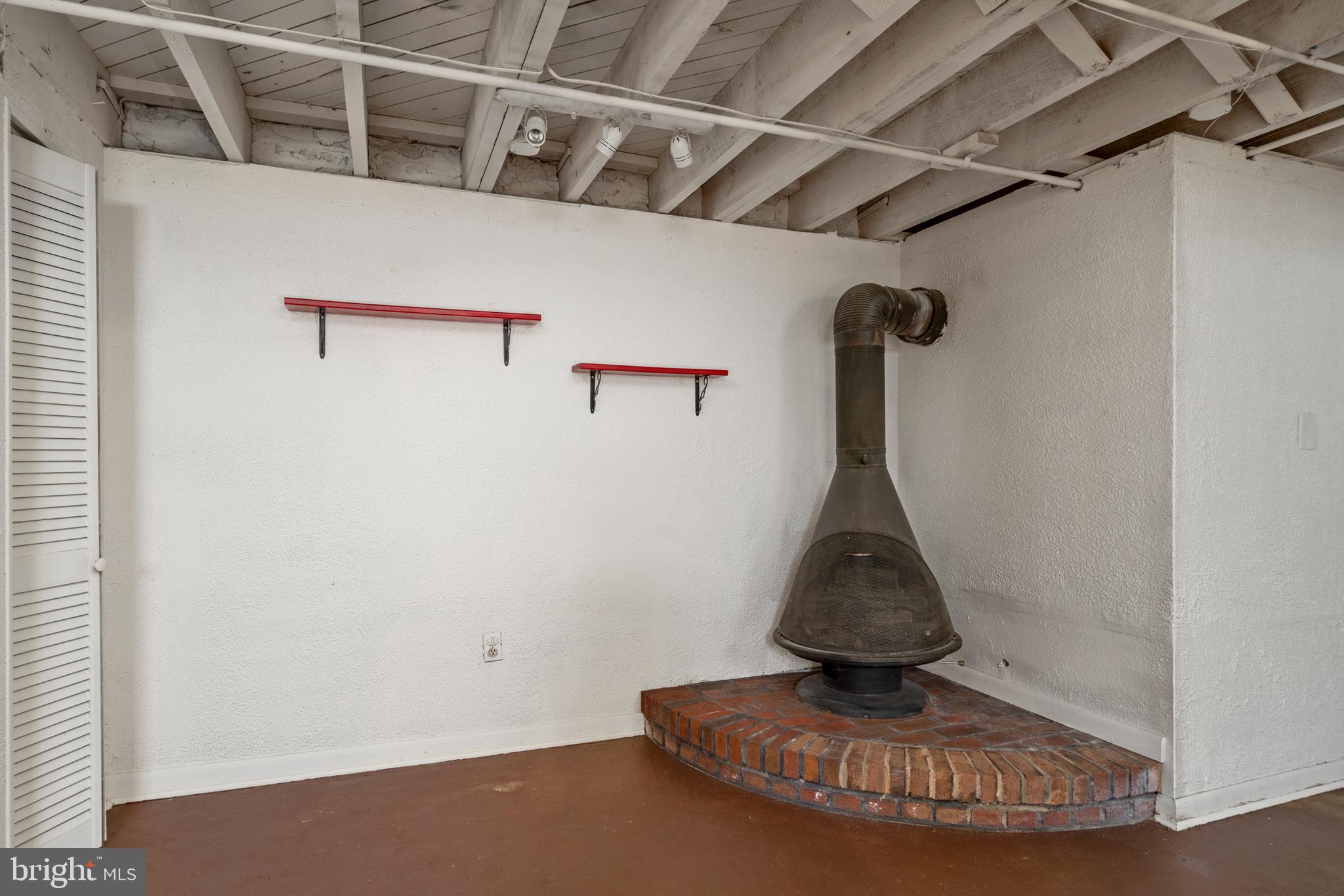 5708 Rockspring Road, Unit B Baltimore, MD 21209 - Photo 14 of 19 a view of a ceiling room