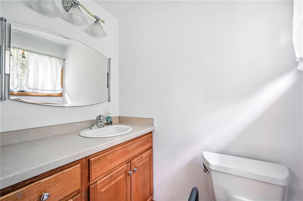 469 Koonce Road Hermitage, PA 16148 - Photo 32 of 38 Half Bath in Primary