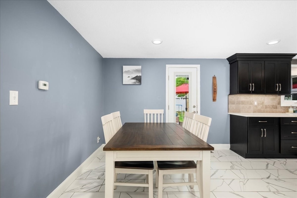 89 Weymouth Street Springfield, MA 01108 - Photo 8 of 28
