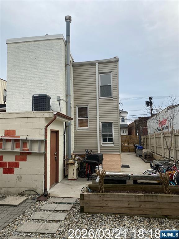 38 Delancy Street Newark, NJ 07105 - Photo 5 of 33