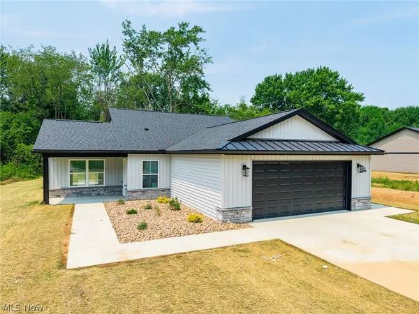 $305,000 | 1925 Candell Avenue Southwest, Massillon, OH 44646