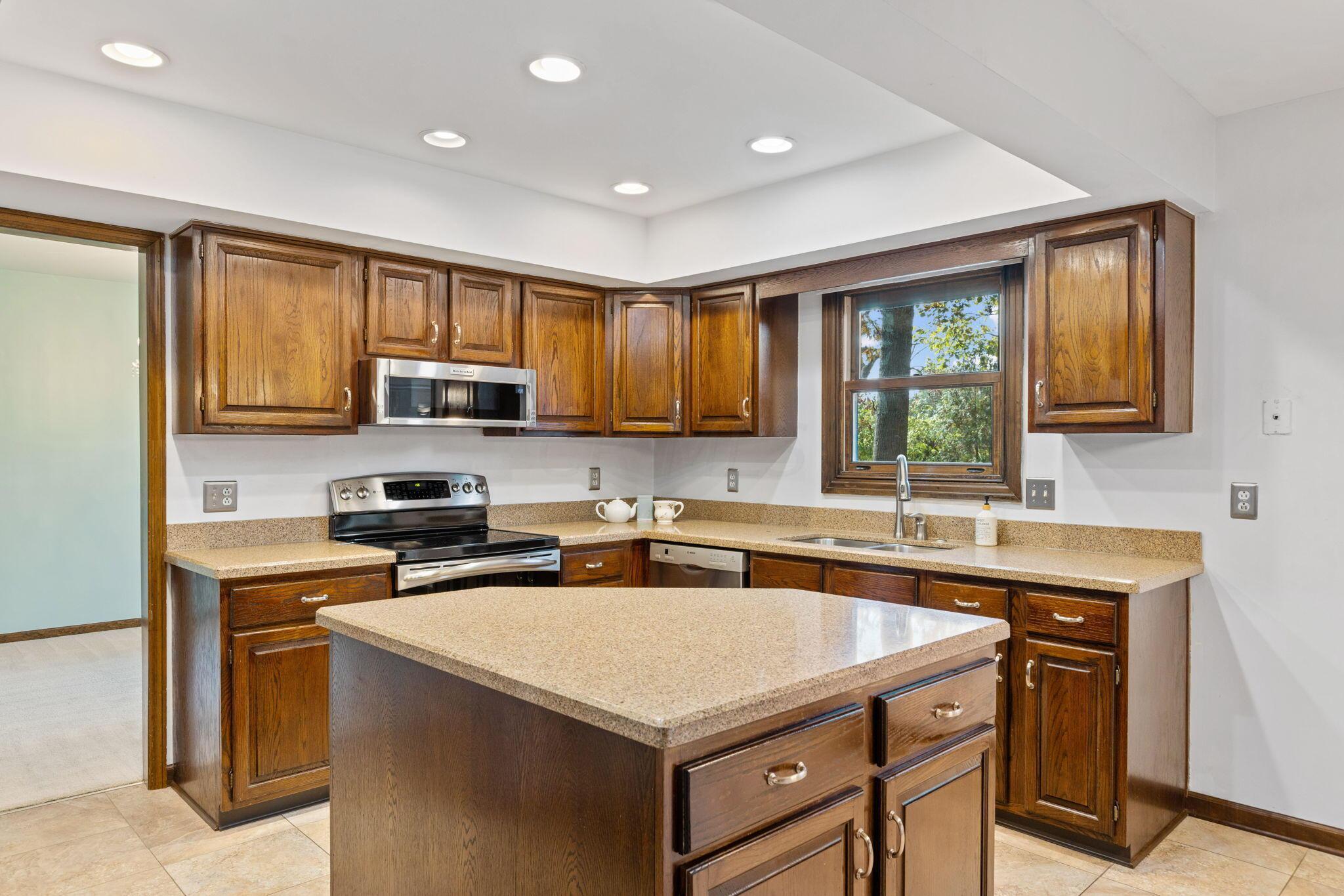 417 South Spring Road Westerville, OH 43081 - Photo 16 of 50 22-web-or-mls-2023-10-11 417 S Spring Rd