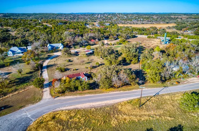 a view of an outdoor space