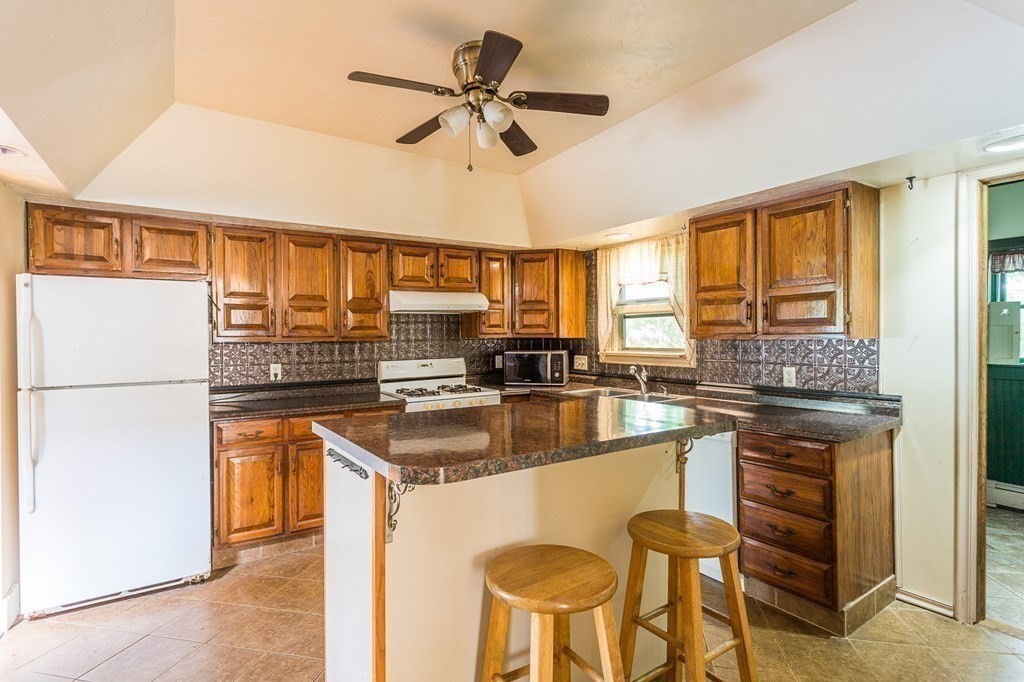 51 E Road Warren, MA 01083 - Photo 3 of 29 Gallery Image 3