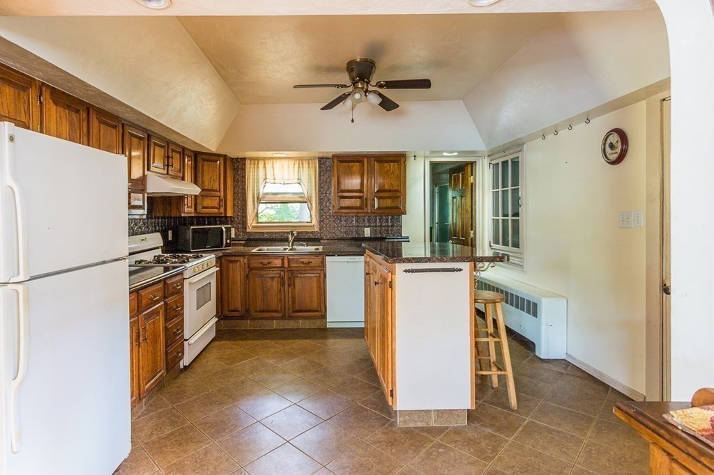 51 E Road Warren, MA 01083 - Photo 4 of 29 Gallery Image 4