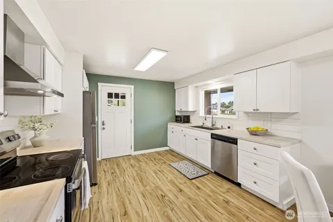 $415,000 | 6801 East McKinley Avenue, Tacoma, WA 98404