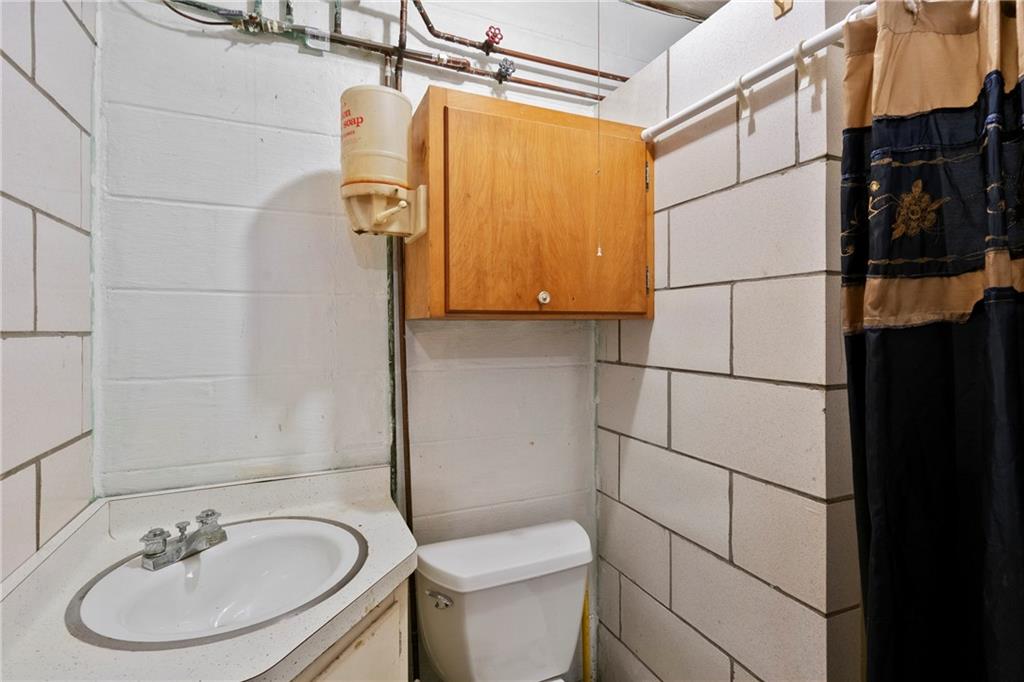 480 Roosevelt Road Pittsburgh, PA 15237 - Photo 32 of 44 Gallery Image 32