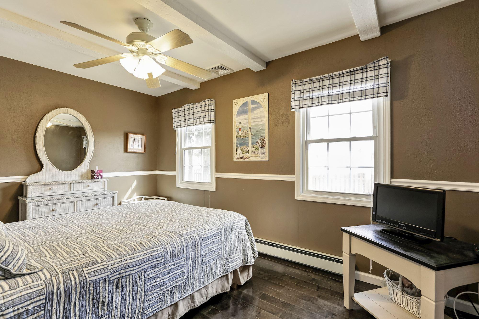 200 Heron Road Lavallette, NJ 08735 - Photo 11 of 23 029_200_Heron_Rd_253396_403281