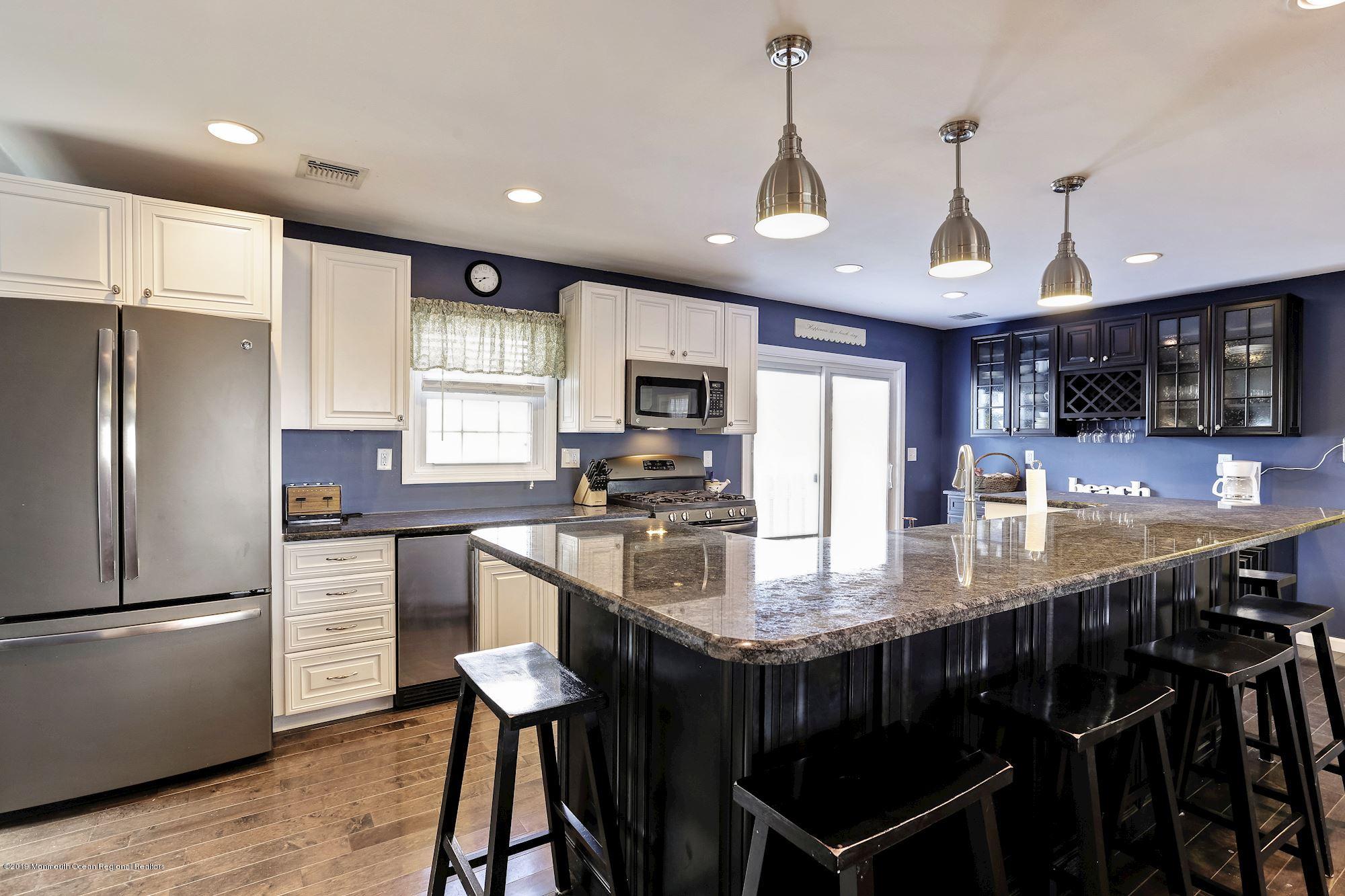 200 Heron Road Lavallette, NJ 08735 - Photo 4 of 23 018_200_Heron_Rd_253396_403281