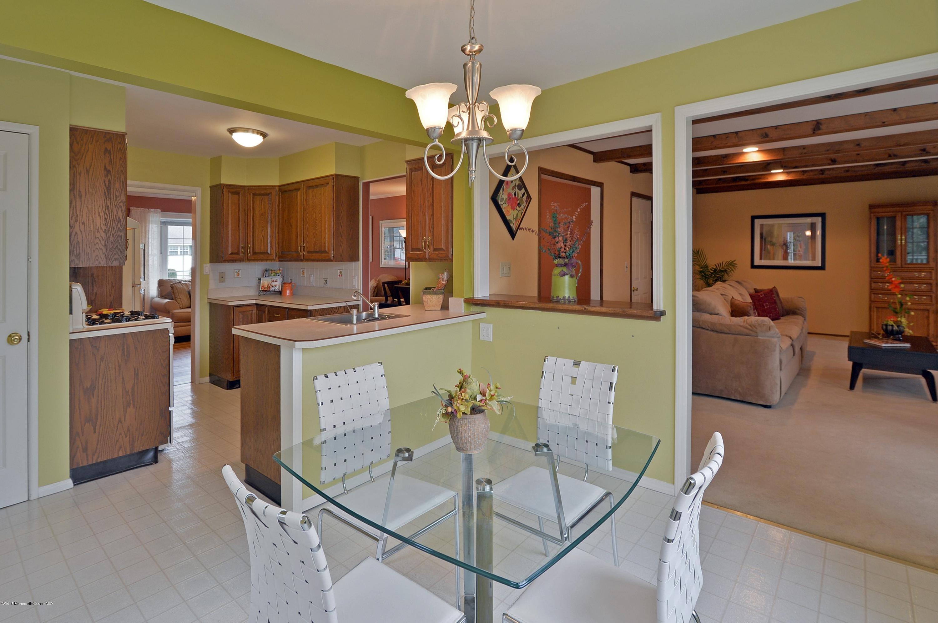 18 Chestnut Ridge Road Holmdel, NJ 07733 - Photo 11 of 24 Breakfast Area