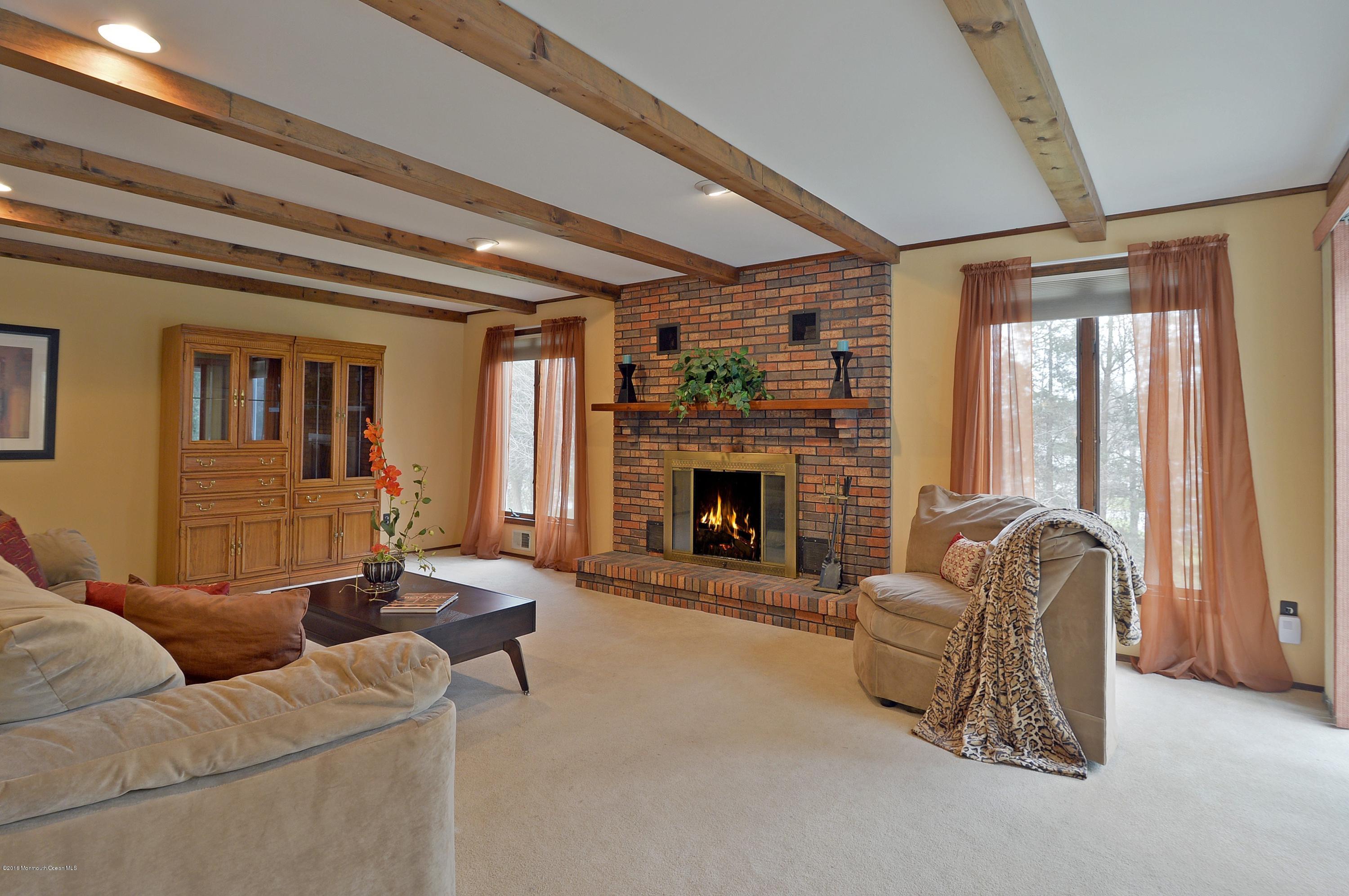 18 Chestnut Ridge Road Holmdel, NJ 07733 - Photo 12 of 24 Family Room