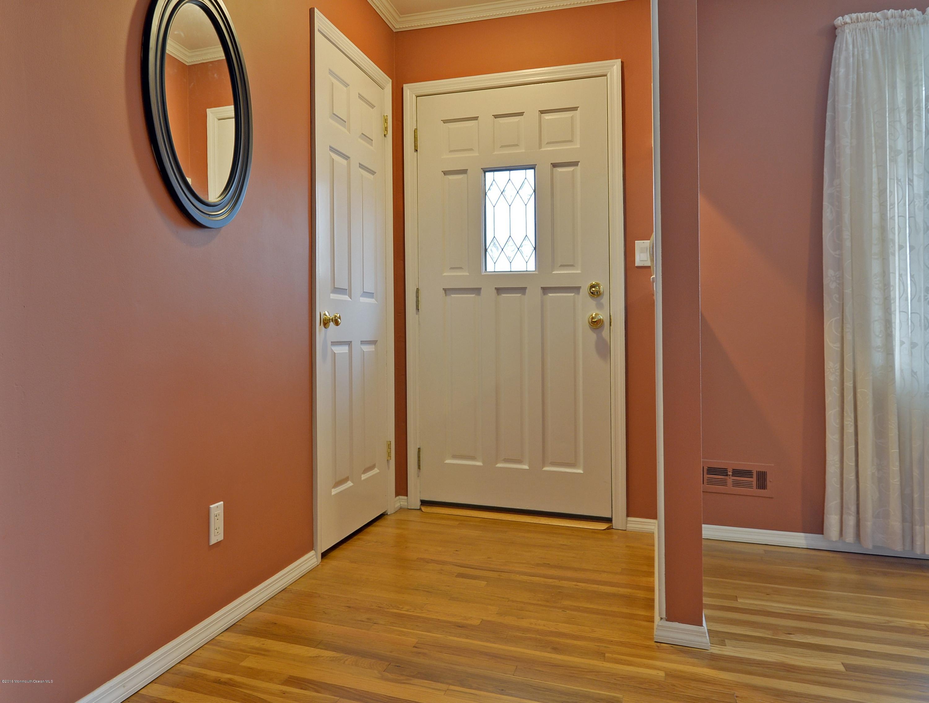 18 Chestnut Ridge Road Holmdel, NJ 07733 - Photo 2 of 24 Entry Foyer