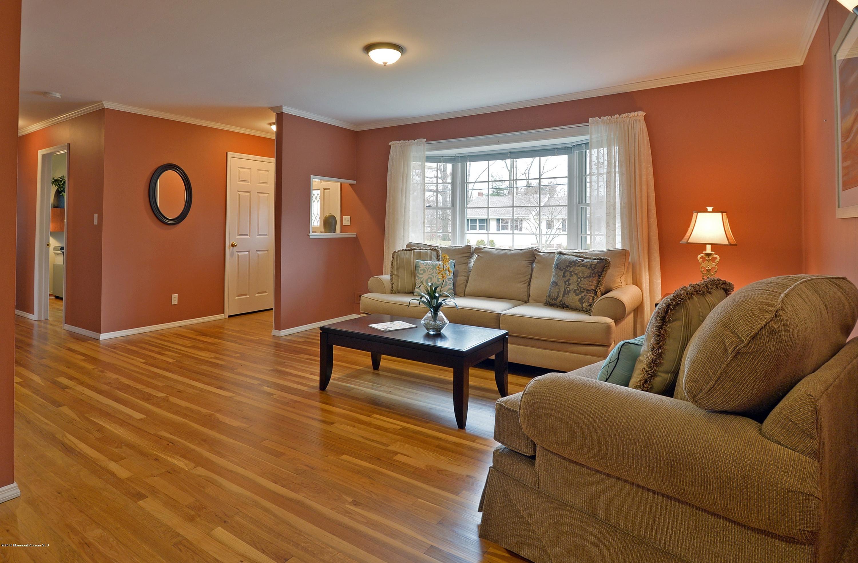 18 Chestnut Ridge Road Holmdel, NJ 07733 - Photo 4 of 24 Living Room