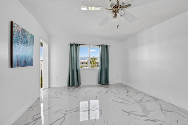 $129,900 | 9872 Marina Boulevard, Unit 1433, Boca Raton, FL 33428