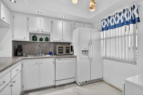 $129,900 | 9872 Marina Boulevard, Unit 1433, Boca Raton, FL 33428