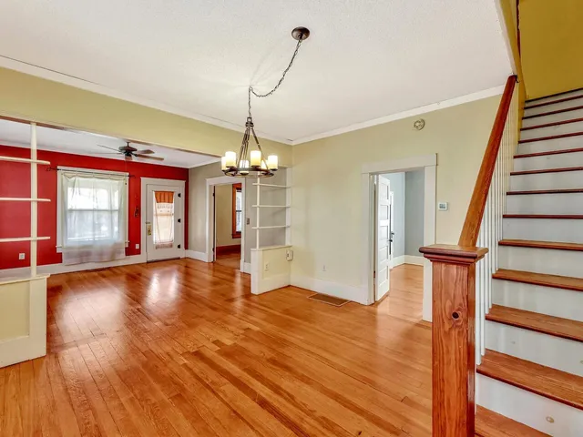 $160,000 | 319 South Pine Street, Newton, KS 67114