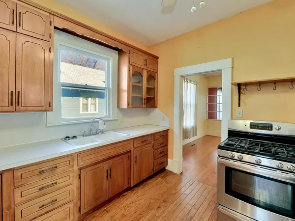 $160,000 | 319 South Pine Street, Newton, KS 67114