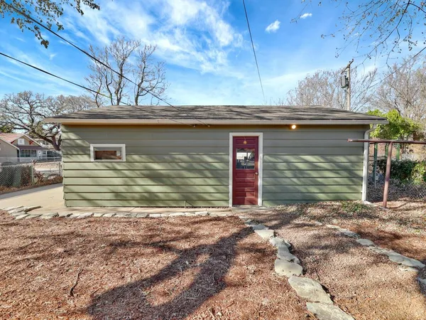 $160,000 | 319 South Pine Street, Newton, KS 67114