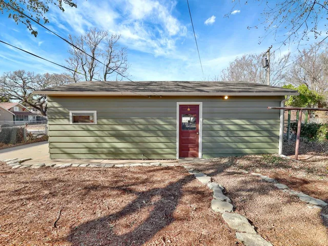 $160,000 | 319 South Pine Street, Newton, KS 67114