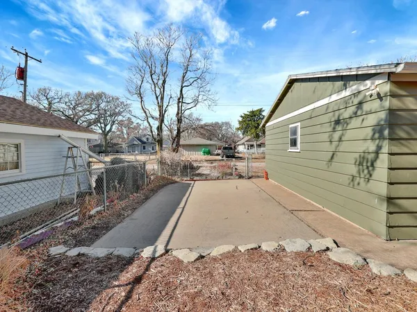 $160,000 | 319 South Pine Street, Newton, KS 67114