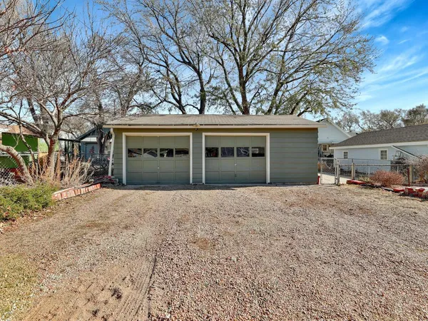 $160,000 | 319 South Pine Street, Newton, KS 67114