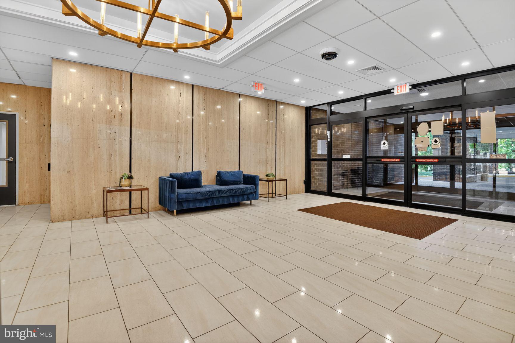 6101 Edsall Road, Unit 1606 Alexandria, VA 22304 - Photo 22 of 31 a room with gym equipment