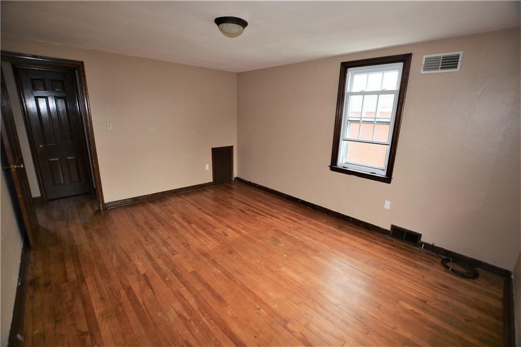 315 Hoffman Road Pittsburgh, PA 15212 - Photo 12 of 24 Gallery Image 12