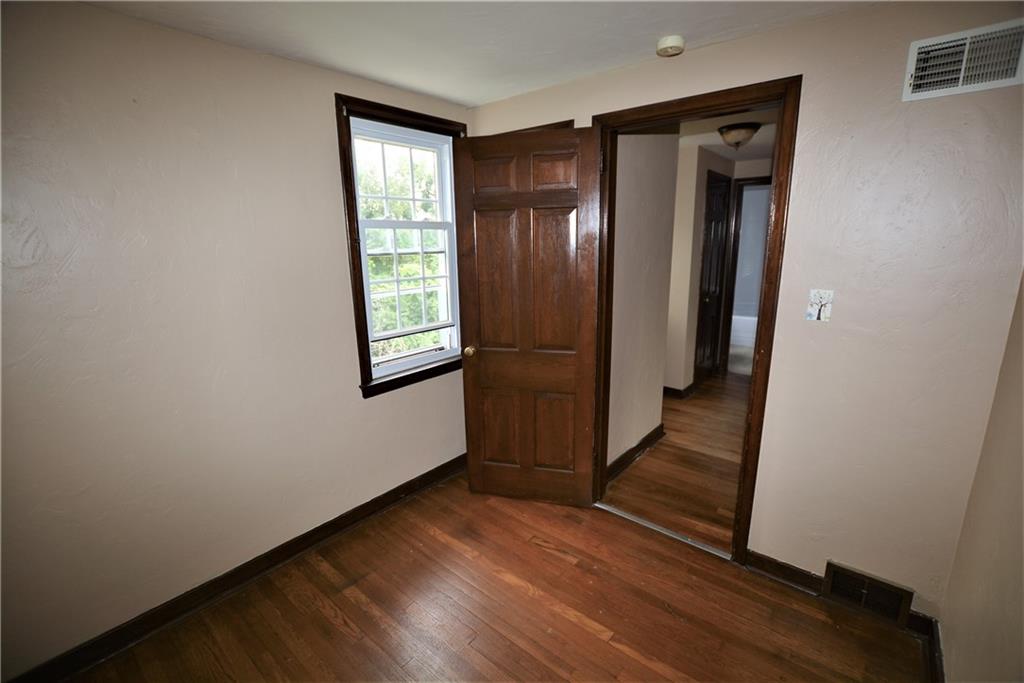 315 Hoffman Road Pittsburgh, PA 15212 - Photo 18 of 24 Gallery Image 18