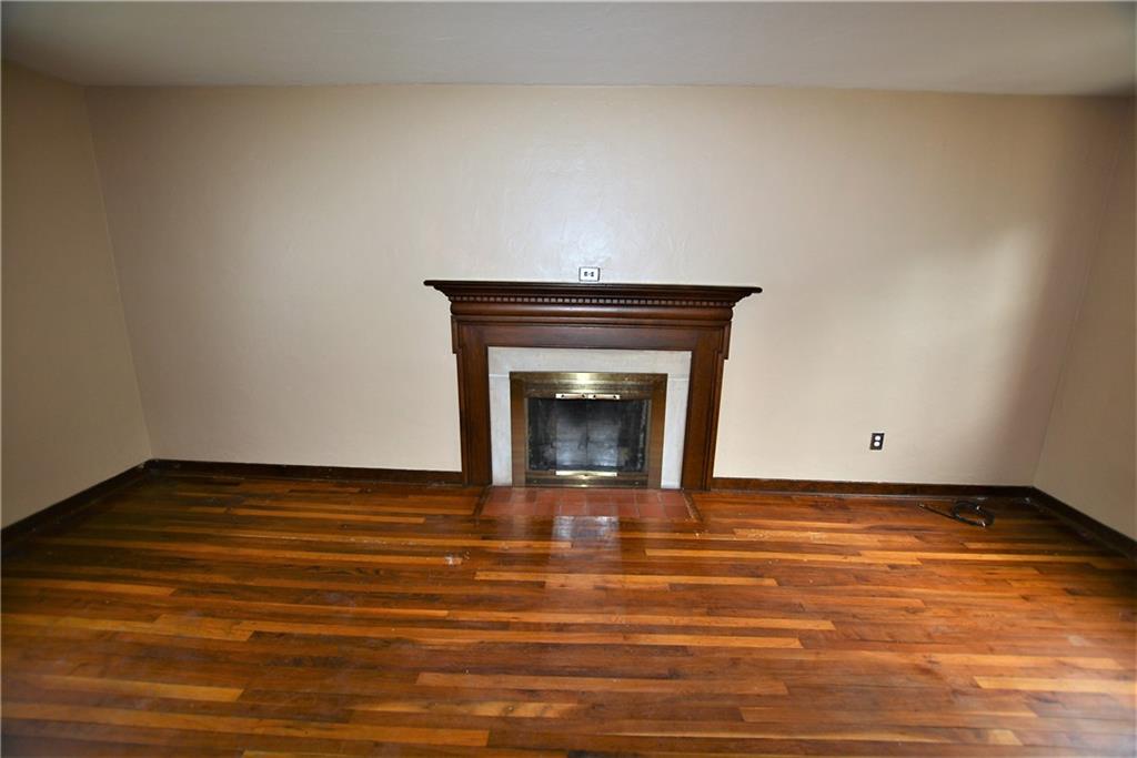 315 Hoffman Road Pittsburgh, PA 15212 - Photo 4 of 24 Gallery Image 4