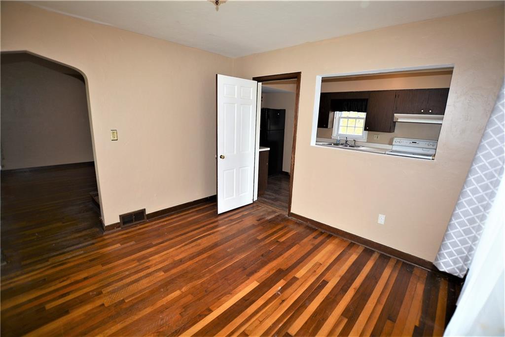 315 Hoffman Road Pittsburgh, PA 15212 - Photo 7 of 24 Gallery Image 7