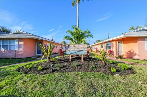 $1,850 | 521 96th Avenue North, Unit B, Naples, FL 34108