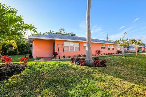 $1,850 | 521 96th Avenue North, Unit B, Naples, FL 34108