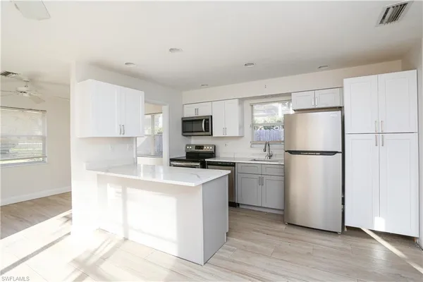 $1,850 | 521 96th Avenue North, Unit B, Naples, FL 34108