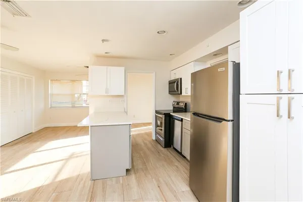 $1,850 | 521 96th Avenue North, Unit B, Naples, FL 34108