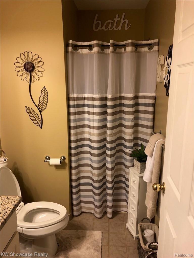 803 Chelsea Ridge Court Howell, MI 48843 - Photo 13 of 29 IMG_2113.jpeg