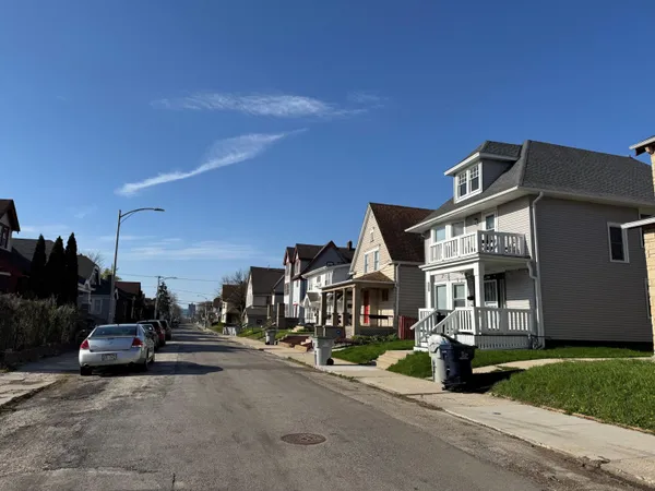 $1 | 2640 North Hubbard Street, Milwaukee, WI 53212