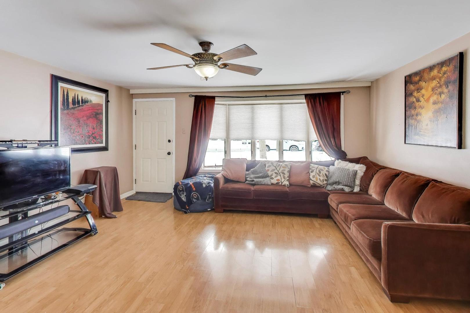 440 West Meadow Avenue Lombard, IL 60148 - Photo 2 of 14