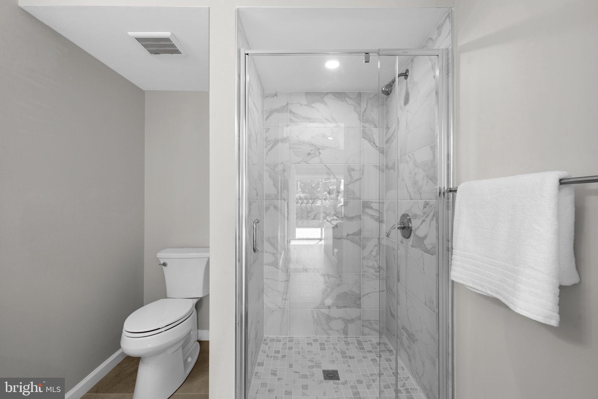 8409 Glenmar Road Ellicott City, MD 21043 - Photo 18 of 44 Bathroom