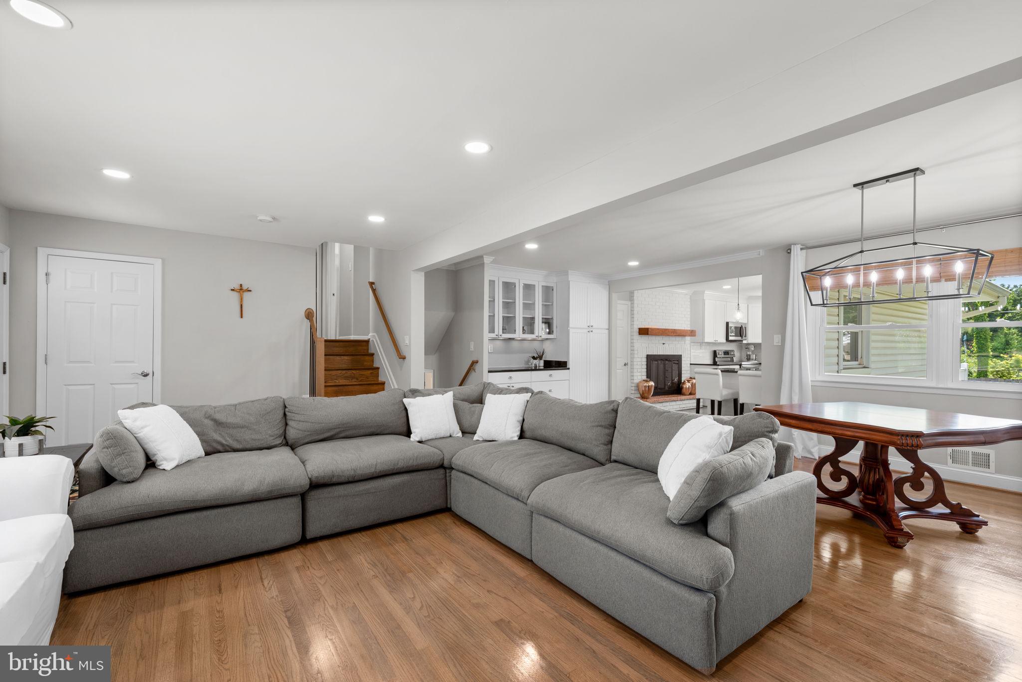 8409 Glenmar Road Ellicott City, MD 21043 - Photo 5 of 44 Living Room