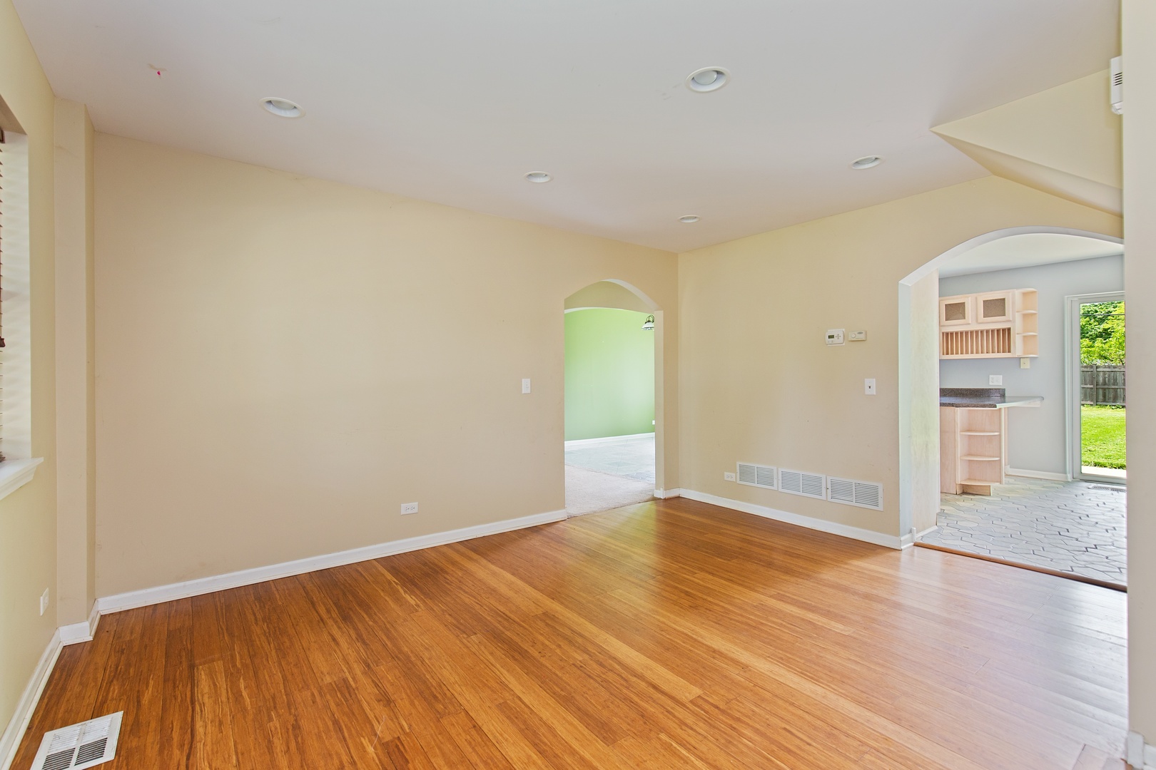 336 Ridge Avenue Crystal Lake, IL 60014 - Photo 2 of 11