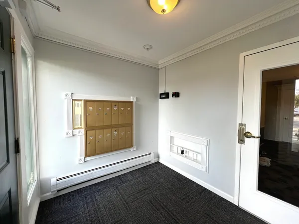 $2,050 | 703 Falcon Drive, Unit C102, Arlington Heights, IL 60005