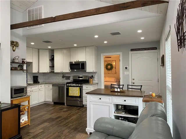 $1,250 | 1108 North Arnoult Road, Metairie, LA 70001