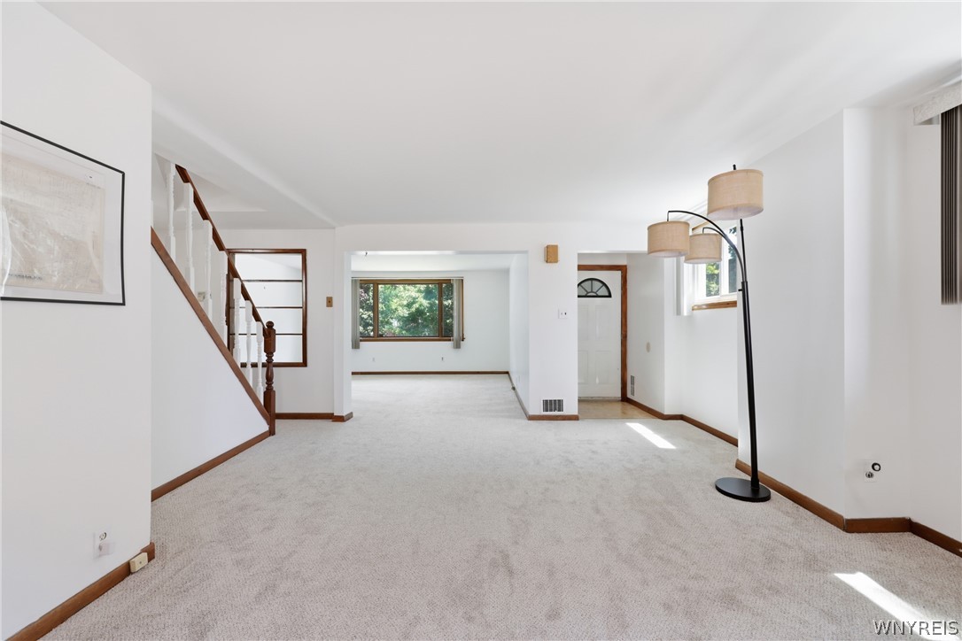 176 15th Street Buffalo, NY 14213 - Photo 4 of 36 Living Room